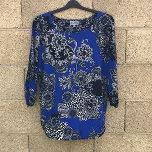 Gorgeous dressy top. JM collection Size M